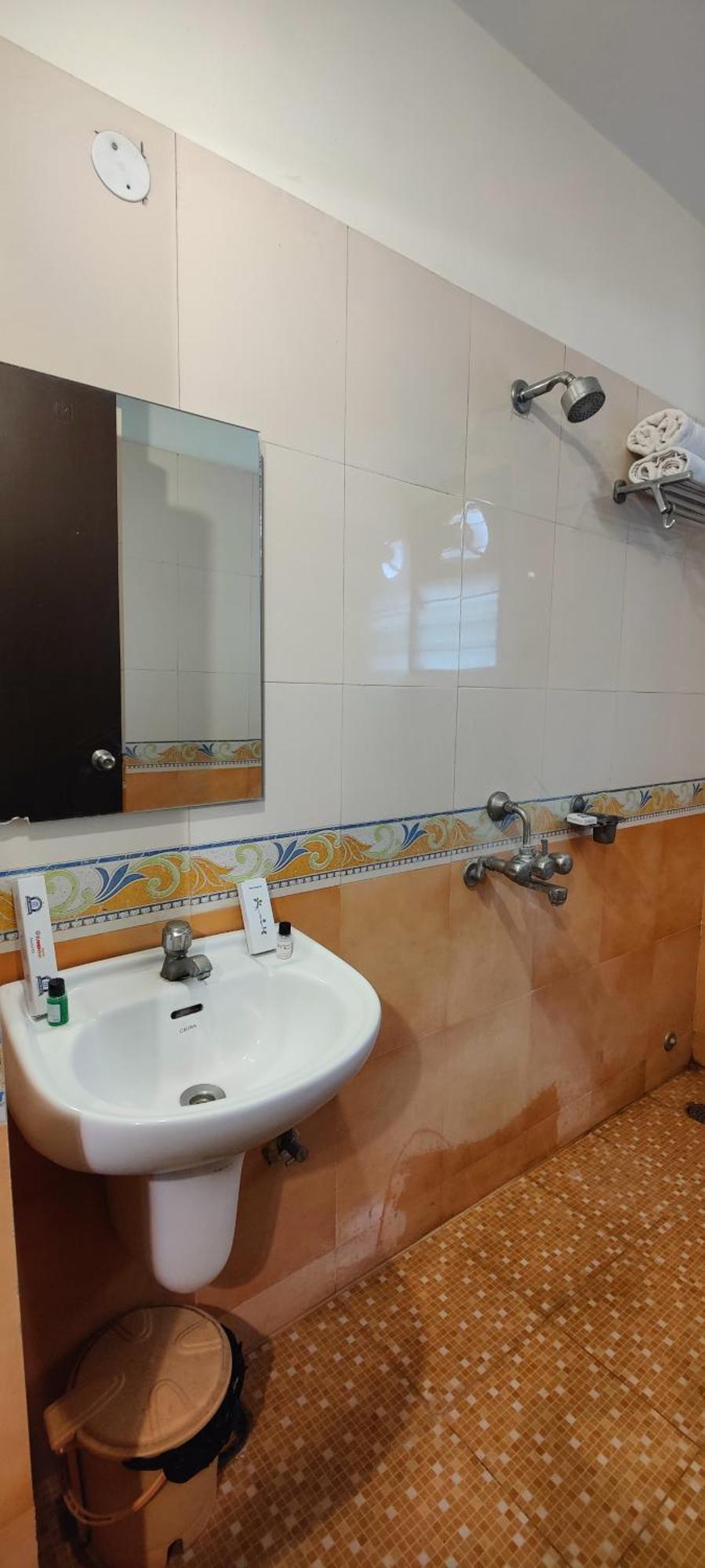 Hotel Krrish Inn - Ameerpet, Haydarabad Dış mekan fotoğraf