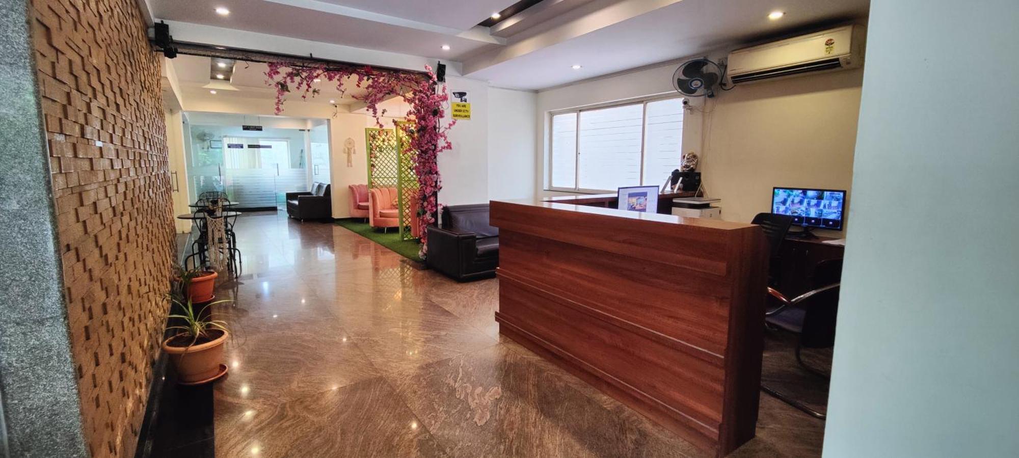 Hotel Krrish Inn - Ameerpet, Haydarabad Dış mekan fotoğraf