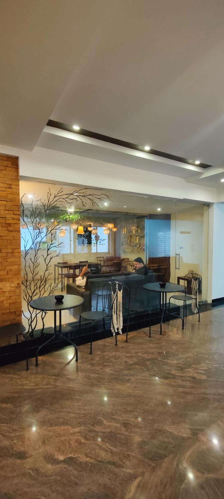 Hotel Krrish Inn - Ameerpet, Haydarabad Dış mekan fotoğraf