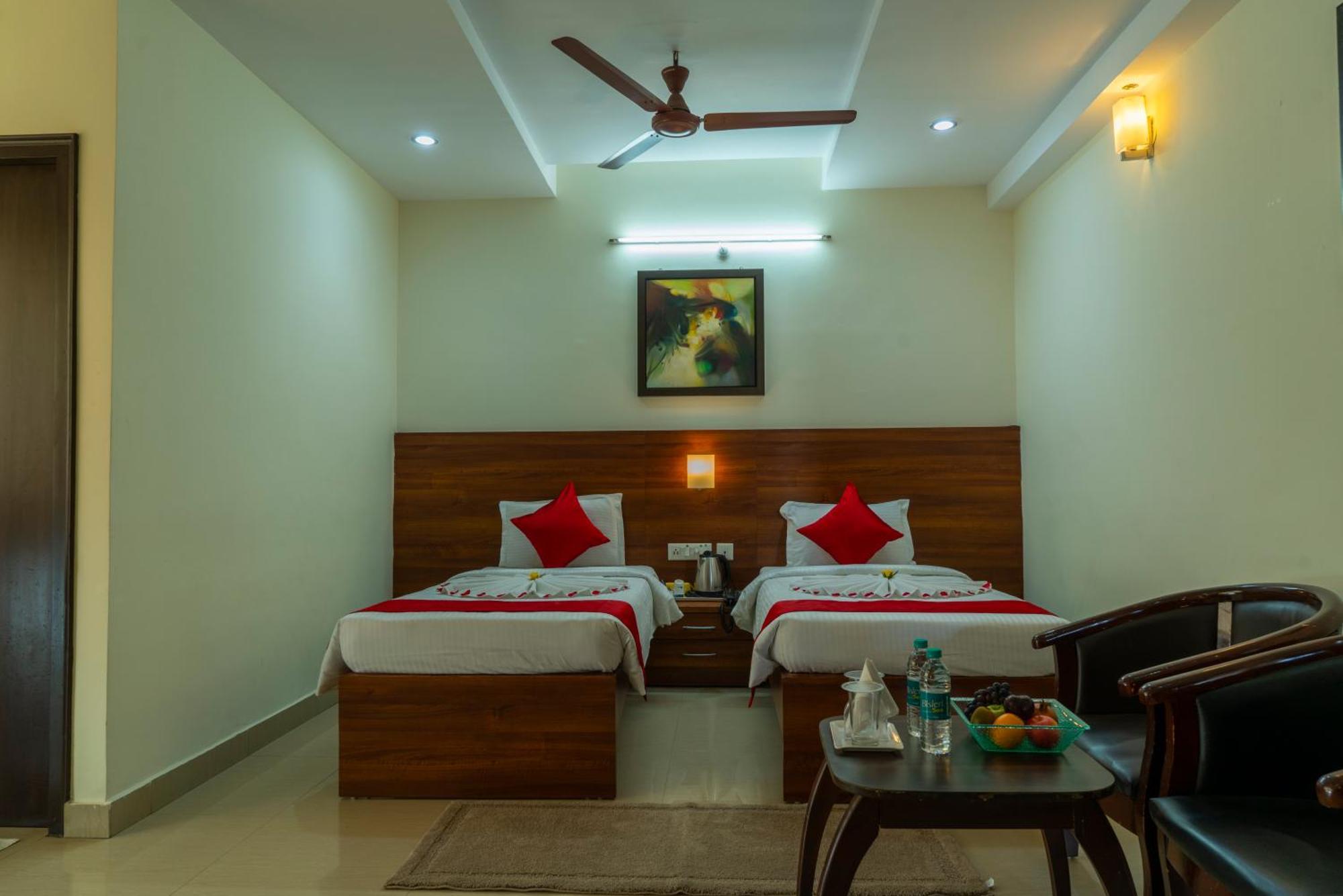 Hotel Krrish Inn - Ameerpet, Haydarabad Dış mekan fotoğraf